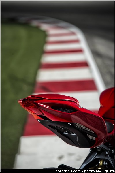 mv_agusta_2013_f3_800_0095