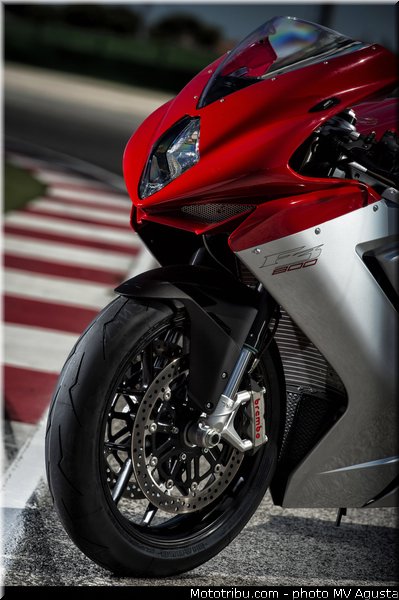 mv_agusta_2013_f3_800_0098