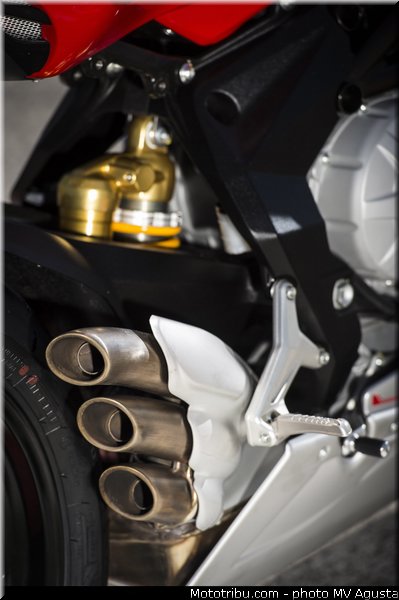mv_agusta_2013_f3_800_0101