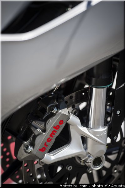 mv_agusta_2013_f3_800_0103