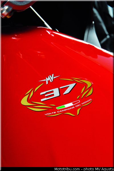 mv_agusta_2013_f3_800_0107