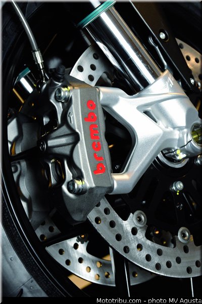mv_agusta_2013_f3_800_0108