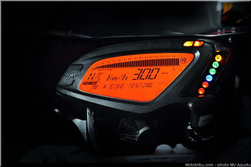 mv_agusta_2013_f3_800_0110