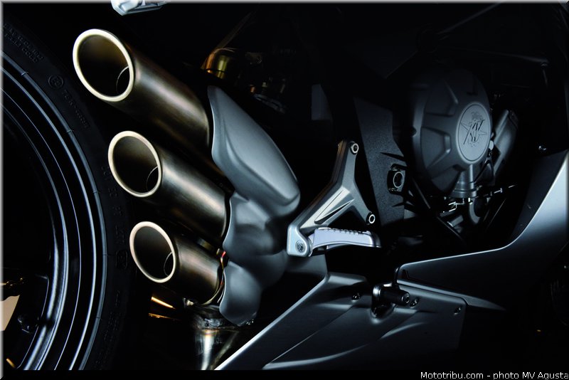mv_agusta_2013_f3_800_0112