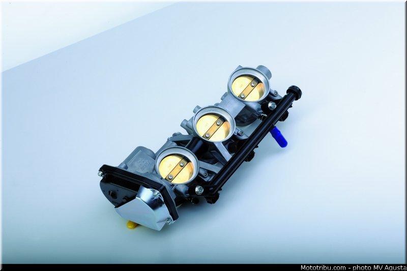 mv_agusta_2013_f3_800_0117