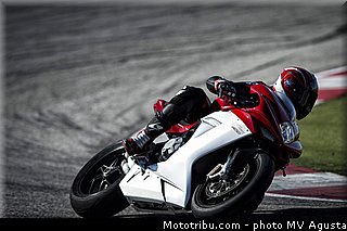 mv_agusta_2013_f3_800_0017.jpg