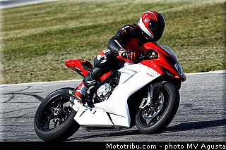 mv_agusta_2013_f3_800_0038.jpg