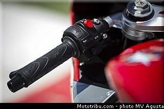 mv_agusta_2013_f3_800_0085.jpg