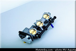 mv_agusta_2013_f3_800_0117.jpg