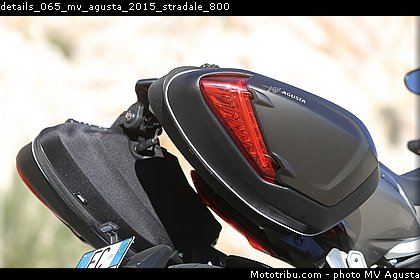 details_065_mv_agusta_2015_stradale_800.jpg