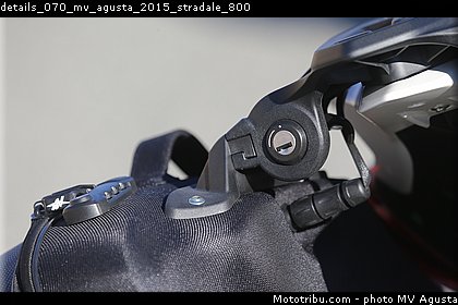 details_070_mv_agusta_2015_stradale_800.jpg