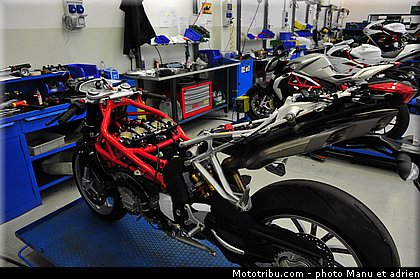 visite_usine_mv_agusta_085.jpg