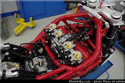 visite_usine_mv_agusta_087.jpg