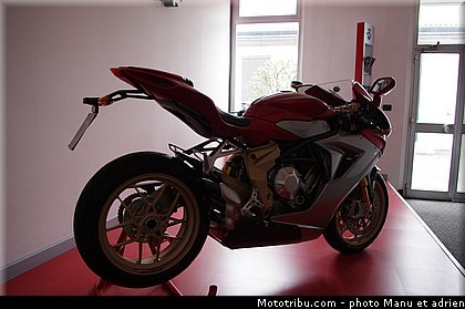 visite_usine_mv_agusta_098.jpg