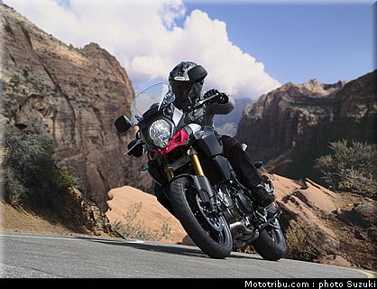 suzuki_2014_v_strom_1000_004.jpg