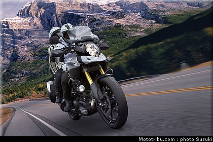 suzuki_2014_v_strom_1000_005.jpg
