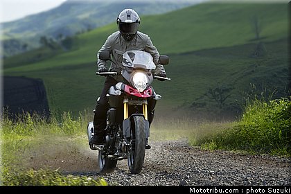 suzuki_2014_v_strom_1000_006.jpg
