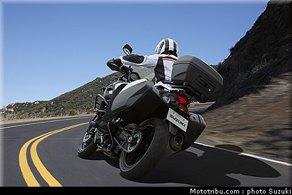 suzuki_2014_v_strom_1000_009.jpg