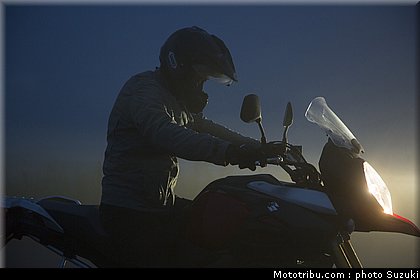 suzuki_2014_v_strom_1000_012.jpg