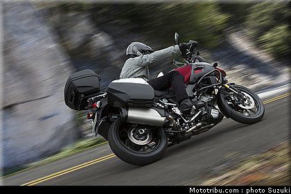 suzuki_2014_v_strom_1000_015.jpg