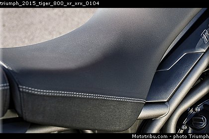 triumph_2015_tiger_800_xr_xrx_0104.jpg