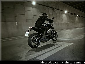 yamaha_2014_mt09_005.jpg