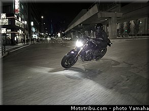 yamaha_2014_mt09_016.jpg