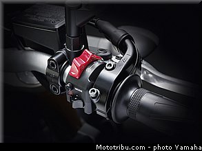 yamaha_2014_mt09_066.jpg