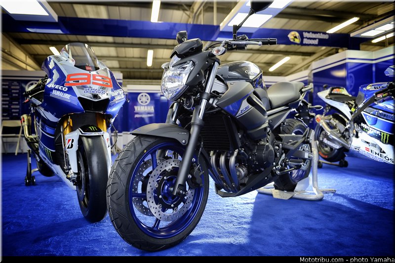 1_yamaha_2014_race_blu