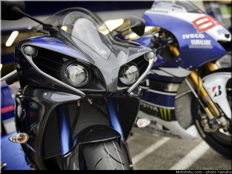 4_yamaha_2014_race_blu