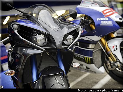 4_yamaha_2014_race_blu.jpg