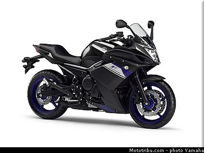 xj6f_yamaha_2014_race_blu.jpg