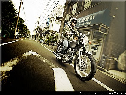 yamaha_sr400_2014_001.jpg
