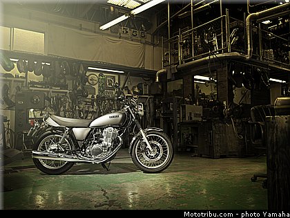 yamaha_sr400_2014_004.jpg