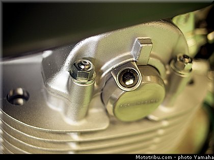yamaha_sr400_2014_021.jpg