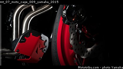 mt_07_moto_cage_009_yamaha_2015.jpg