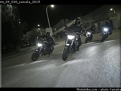 mt_09_030_yamaha_2015.jpg