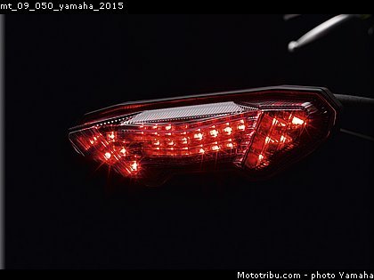 mt_09_050_yamaha_2015.jpg