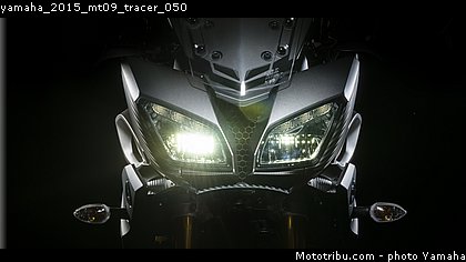yamaha_2015_mt09_tracer_050.jpg