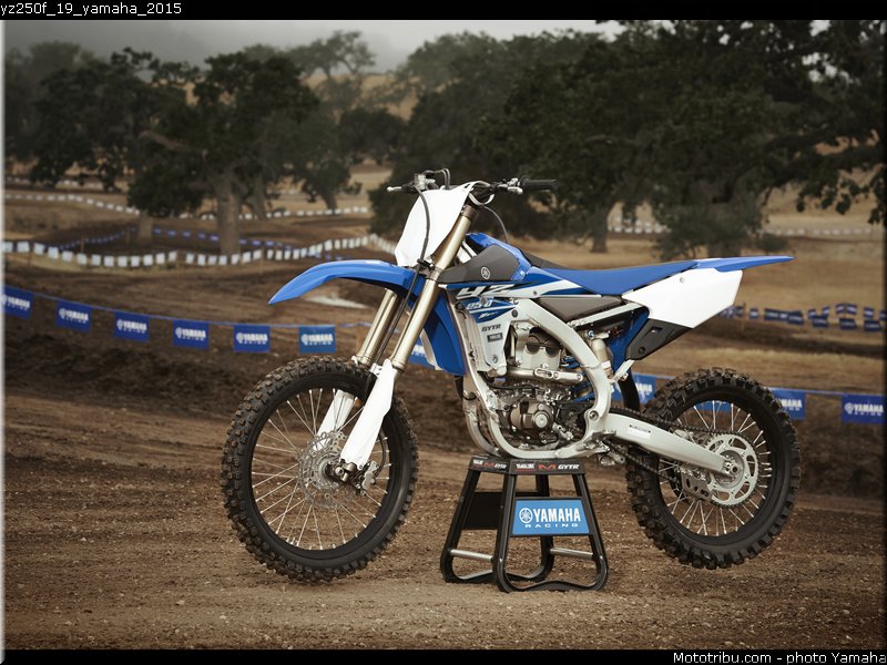yz250f_19_yamaha_2015