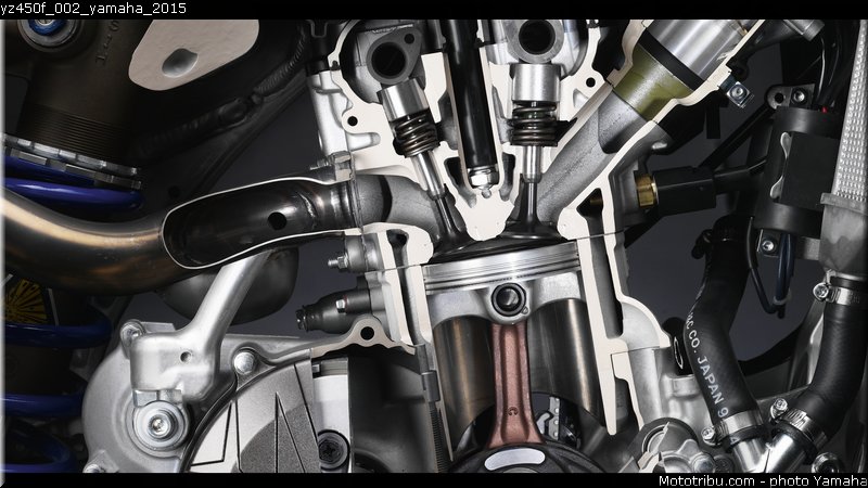 yz450f_002_yamaha_2015