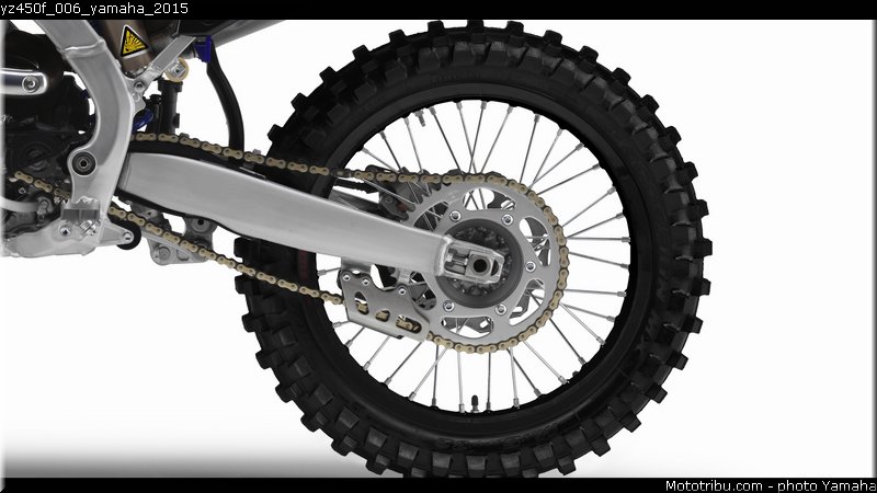yz450f_006_yamaha_2015