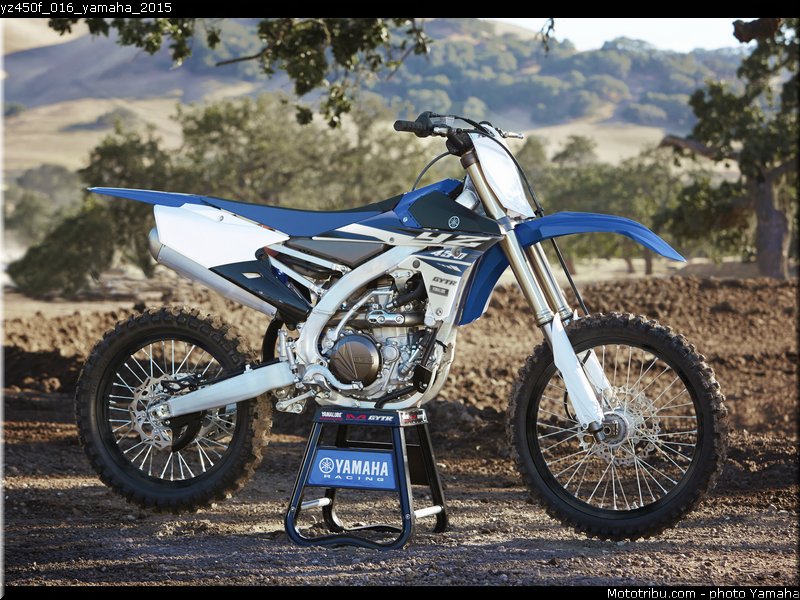 yz450f_016_yamaha_2015