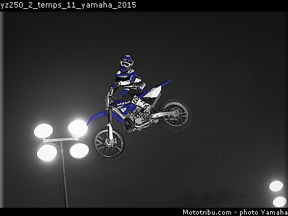 yz250_2_temps_11_yamaha_2015.jpg