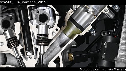 yz450f_004_yamaha_2015.jpg