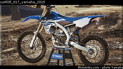 yz450f_017_yamaha_2015.jpg