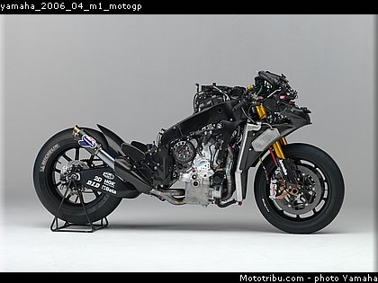 yamaha_2006_04_m1_motogp.jpg