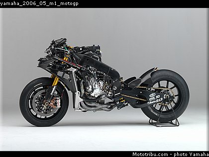 yamaha_2006_05_m1_motogp.jpg