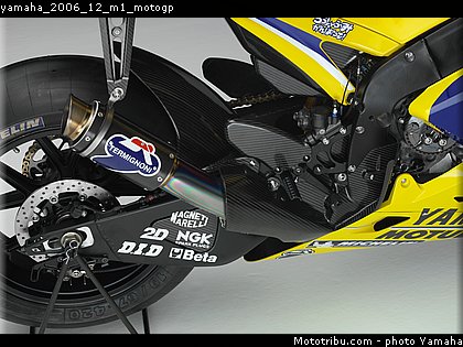 yamaha_2006_12_m1_motogp.jpg
