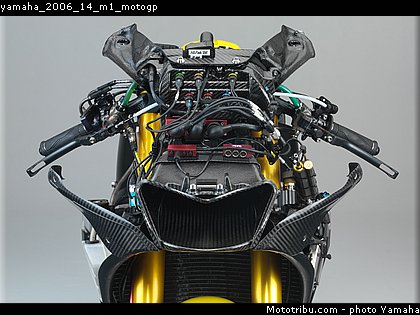 yamaha_2006_14_m1_motogp.jpg